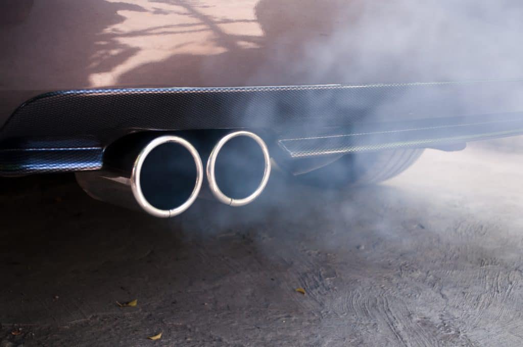 how hot does car exhaust get